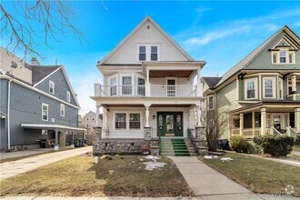 Building Photo - 146 Lancaster Ave