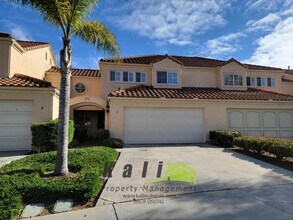 Building Photo - 2096 Northshore Dr