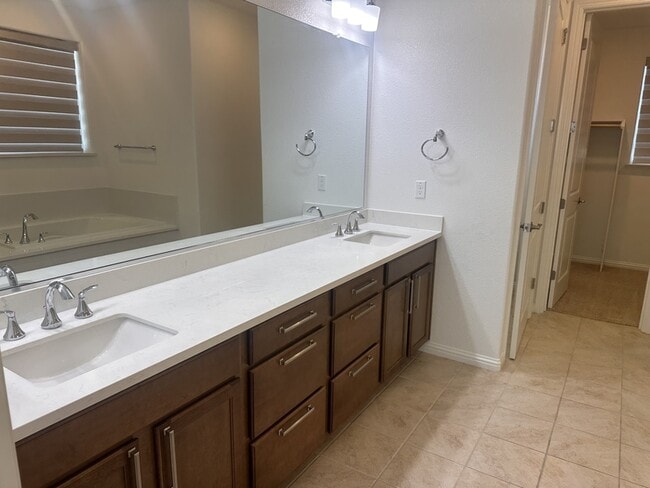 Building Photo - 16172 Abernathy Ct