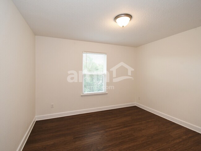 Building Photo - 8559 Highfield Ave