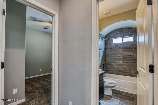 Building Photo - 13197 Hazy