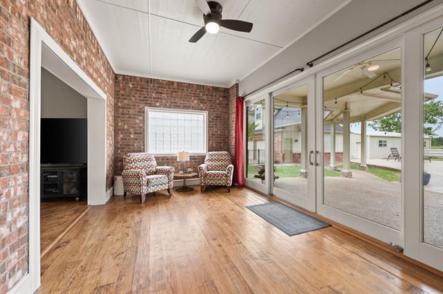 Building Photo - 4411 Glenwood Ln