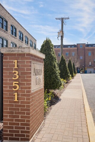 Building Photo - 1351 W Altgeld St