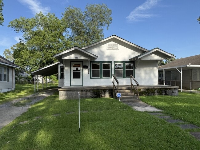 Building Photo - 421 N 34th St