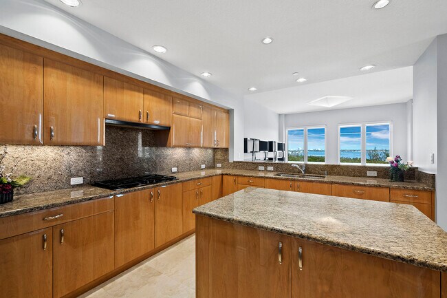 Building Photo - 2050 Benjamin Franklin Dr