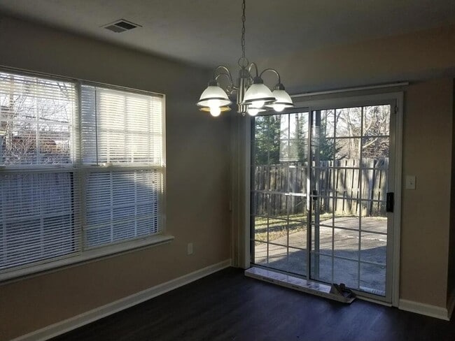 Building Photo - 779 Liberty Hill Dr