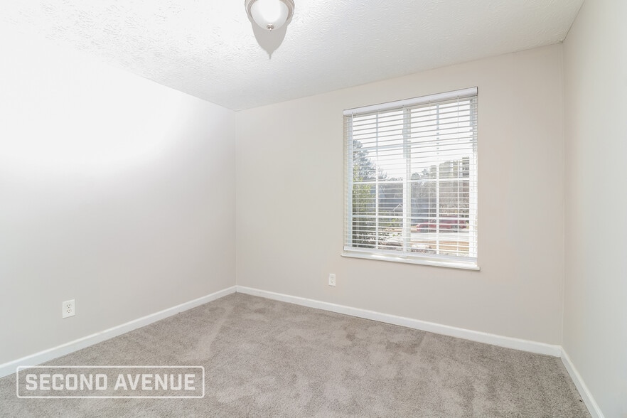 Building Photo - 2196 Scarbrough Dr