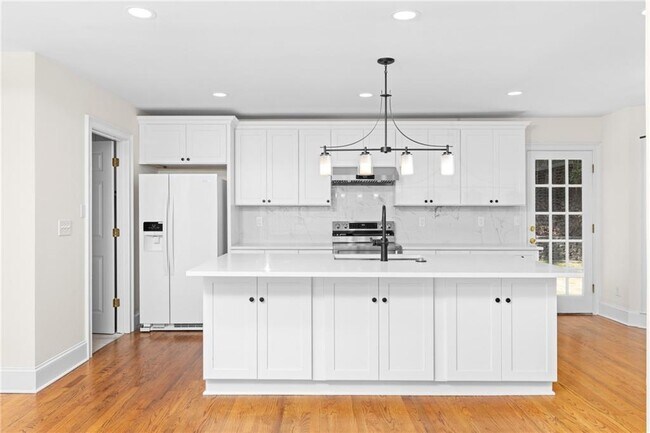 Building Photo - 5941 Wilbanks Dr