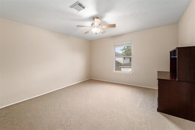 Building Photo - 18218 Thicket Grove Rd