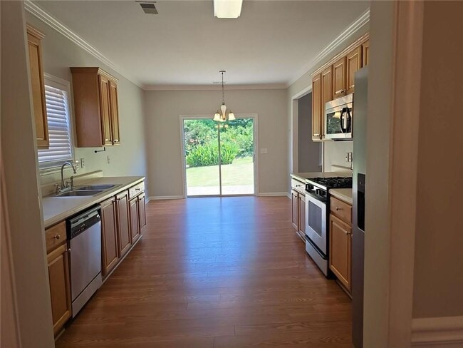 Building Photo - 807 Slope Creek Way