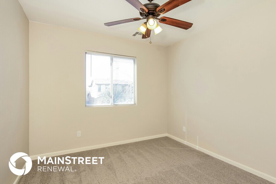Building Photo - 15460 W Canterbury Dr
