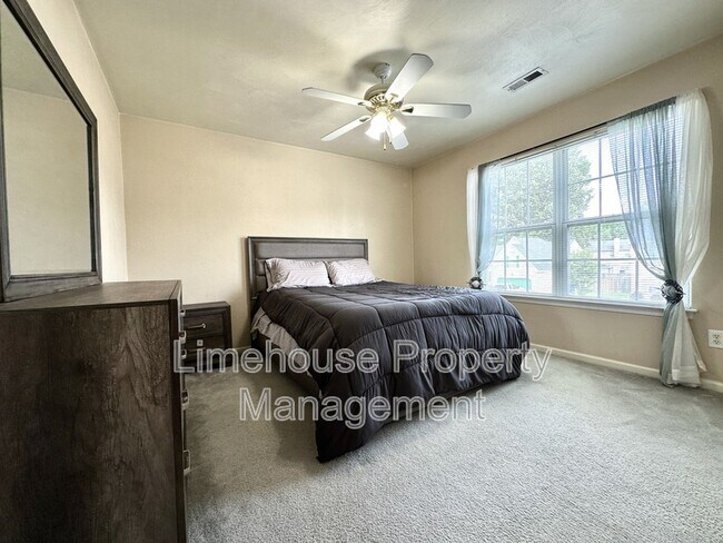 Building Photo - 1116 Fern Ln