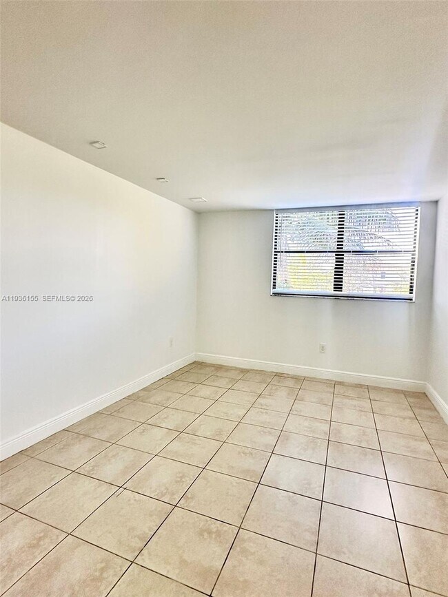 Building Photo - 10315 NW 9th St Cir