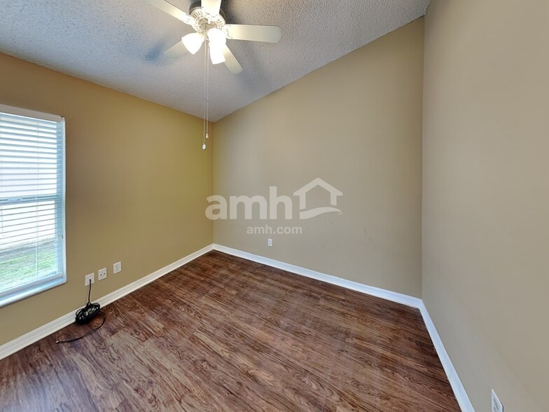Building Photo - 12600 Parkbury Dr