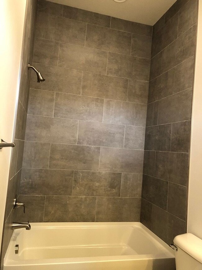 Building Photo - Beautiful Four Corners Condo