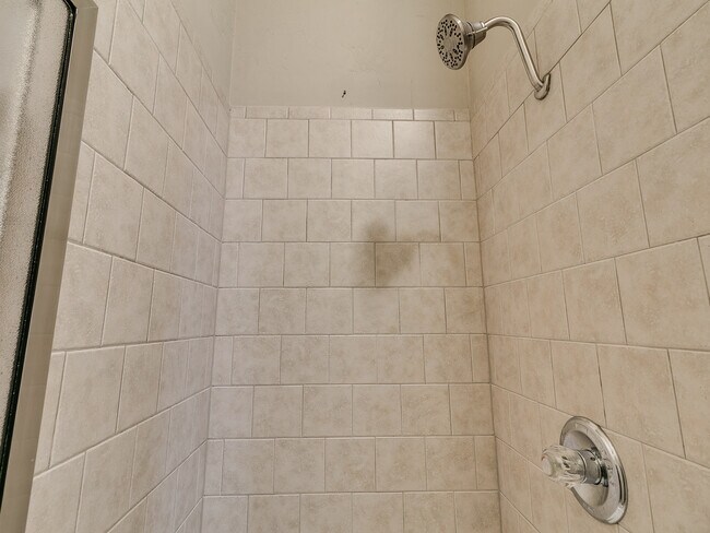 Building Photo - Fenwick Garden Village + Gated Community i...