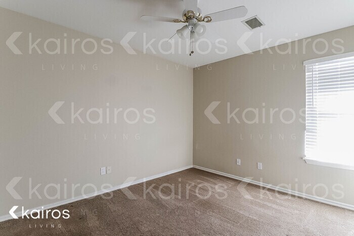 Building Photo - 1320 SW 121st Pl