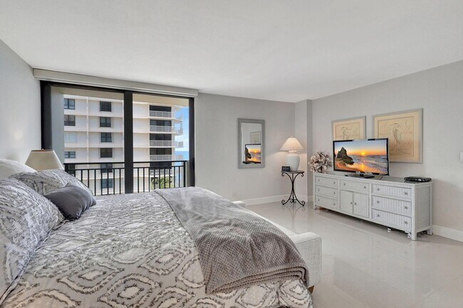 Building Photo - 5460 N Ocean Dr