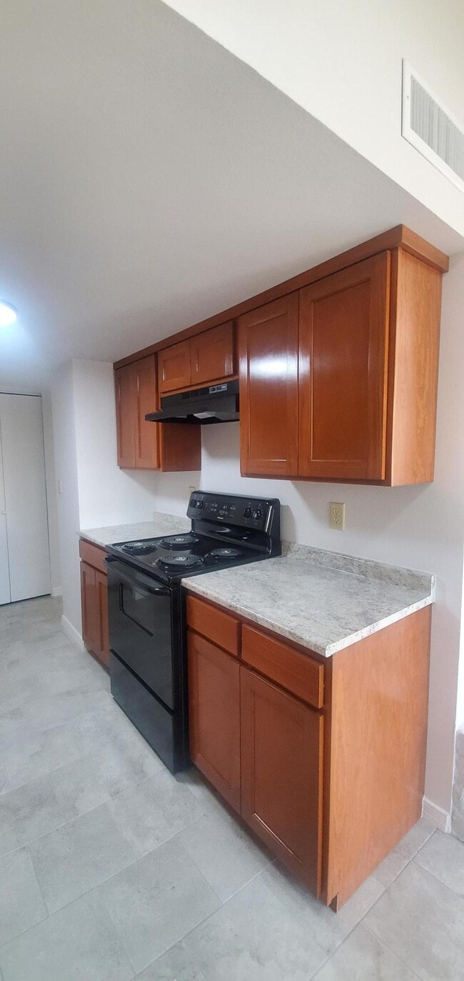 Building Photo - 2909 Beachcomber Dr