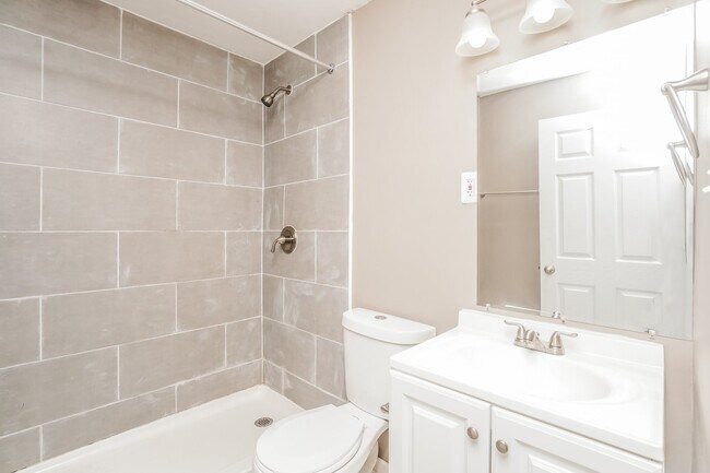 Building Photo - 820 Penn St