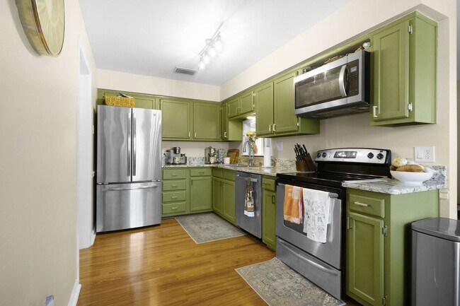 Building Photo - 3 Bed 2 Bath for Rent in Virginia Beach
