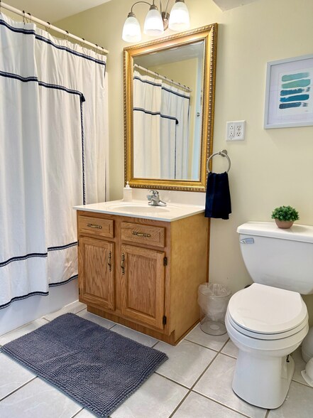 Building Photo - 2004 Utica Pike