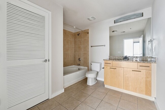 Building Photo - High-rise Luxury 1 Bedroom Buckhead Condo, Skyline Views of Atlanta!