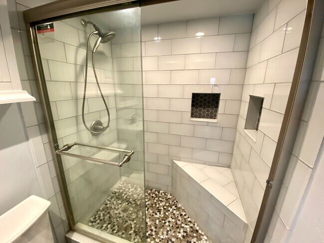 Building Photo - Welcome Home! Upgraded 2 Bedroom, 2.5 Bath...