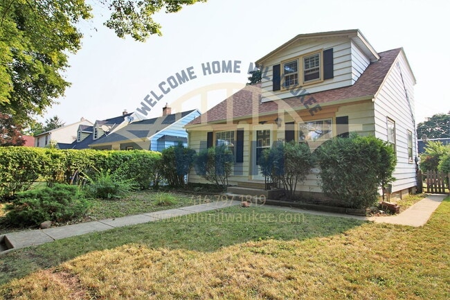 Building Photo - 5748 N 40th St