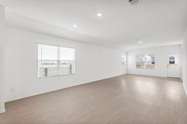 Building Photo - 316 Keefer