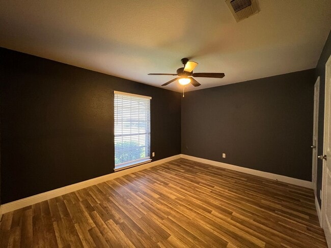 Building Photo - Arlington Texas Duplex For Rent