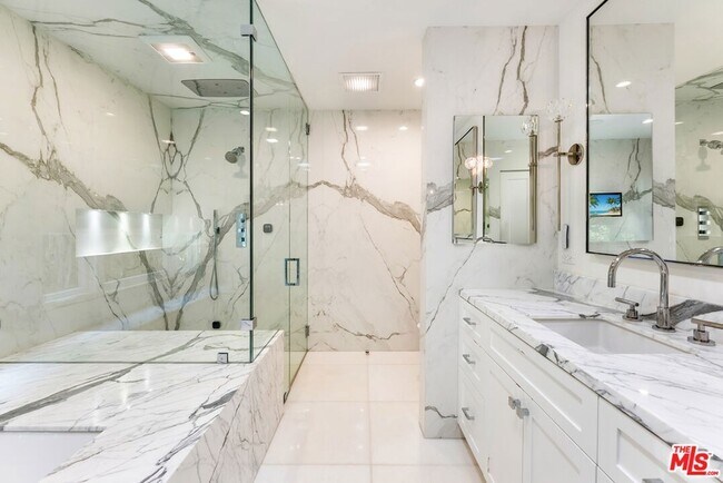 Building Photo - 797 Amalfi Dr