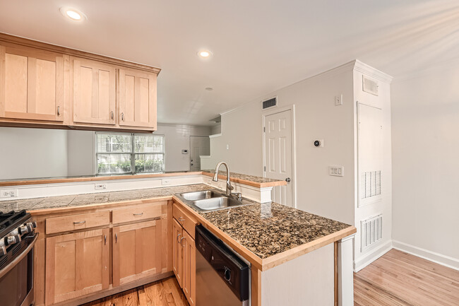 Building Photo - 2232 Dunseath Ave NW