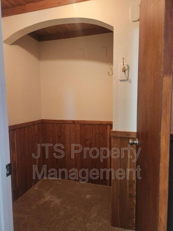 Building Photo - 8700 Winding Way