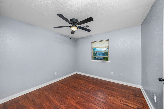 Building Photo - 412 NW 69th St