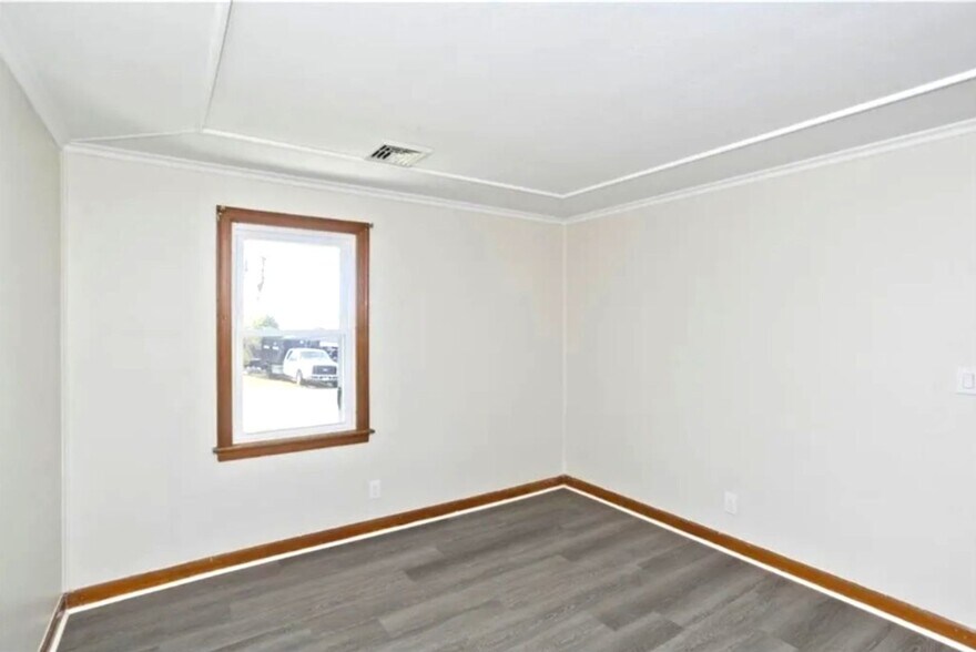 Building Photo - 30 Guertin St