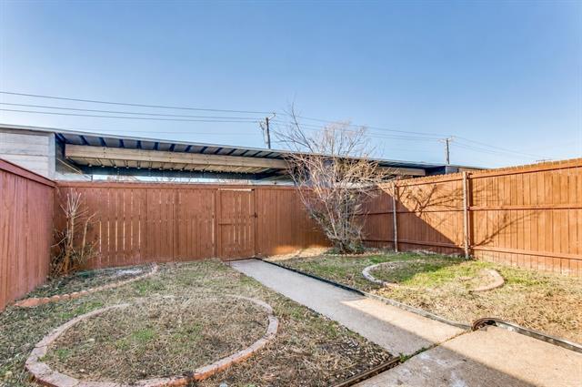 Building Photo - 323 Towne House Ln