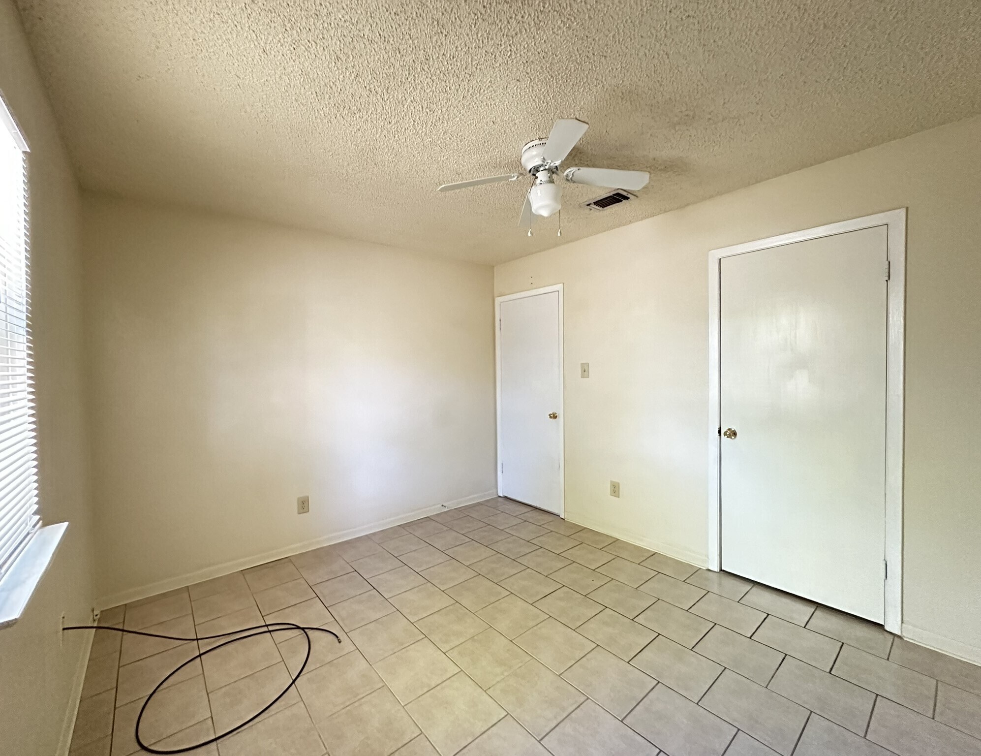 Building Photo - 918 Dryden Ave