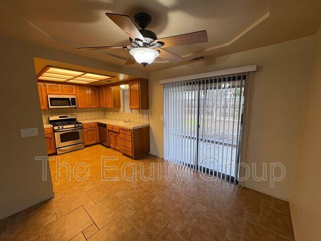 Building Photo - 644 N Atwood St