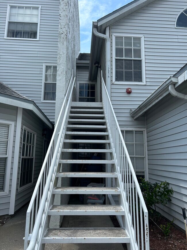 Building Photo - 12219 Armenia Gables Cir