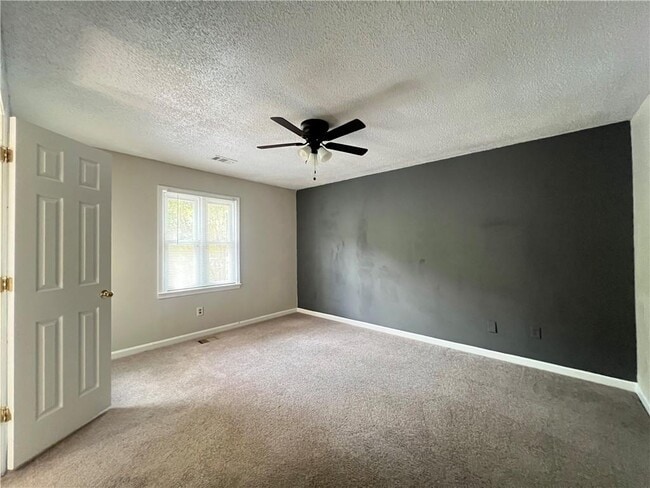 Building Photo - 1145 Country Club Pl