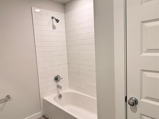 Building Photo - 1007 Knox River Dr