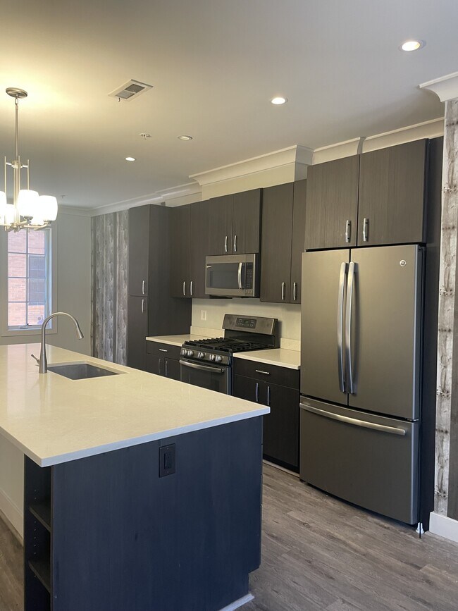 Building Photo - 918 N Buchanan St