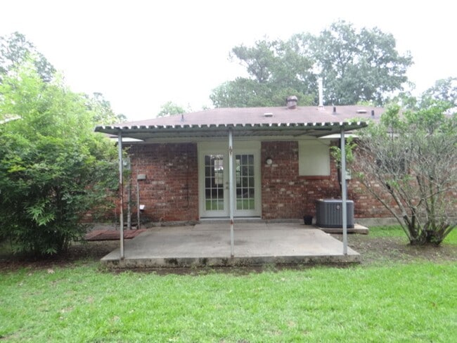 Building Photo - Cute Rental Off Old Hammond HWY near Millerville.
