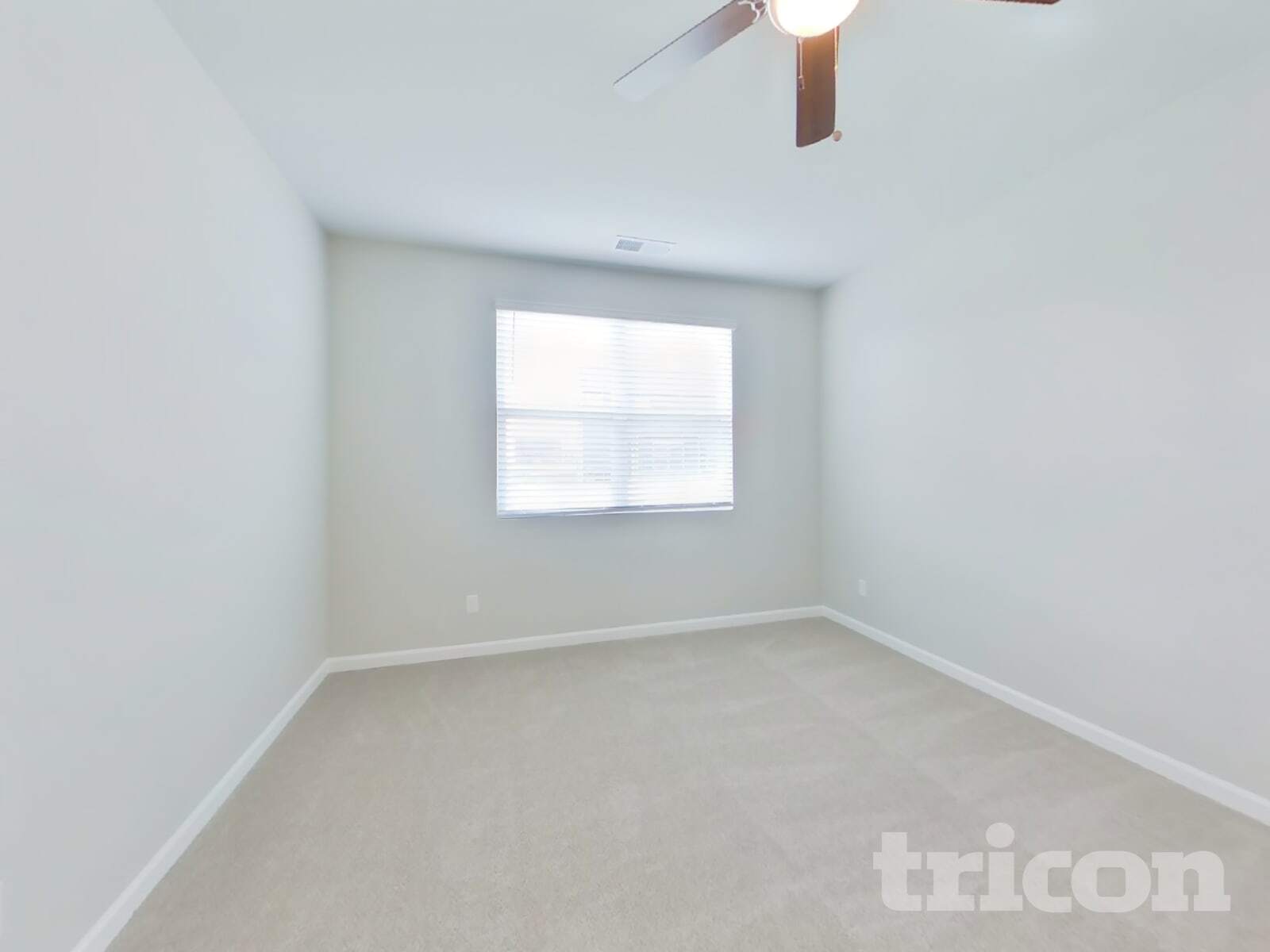 Building Photo - 2028 Tate Farm Ln