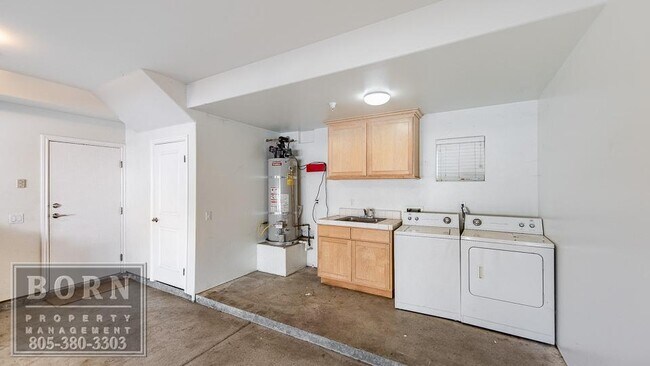 Building Photo - 2741 Los Robles Rd