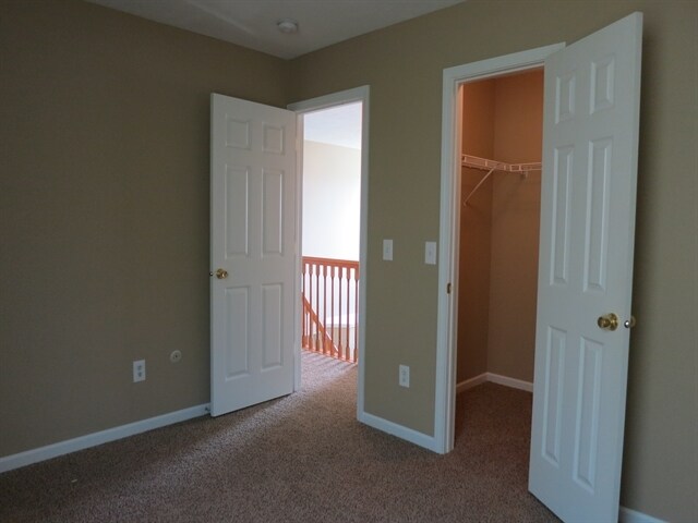 Building Photo - 6702 Meadow View Ct