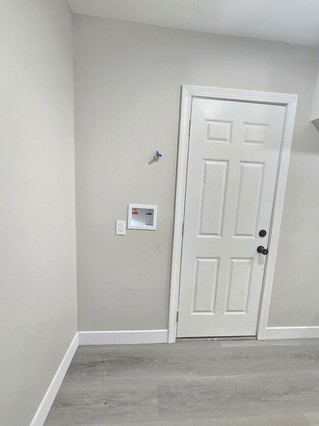 Building Photo - 44414 Andale Ave