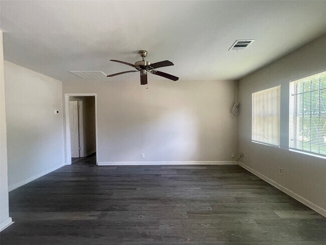 Building Photo - 10509 Fairland Dr