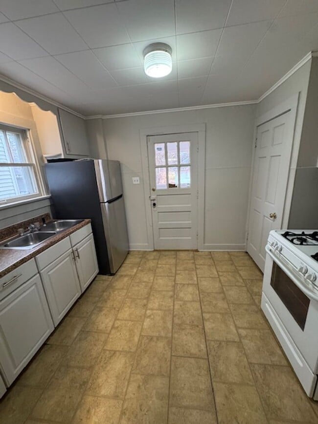 Building Photo - 3105 Alexander St